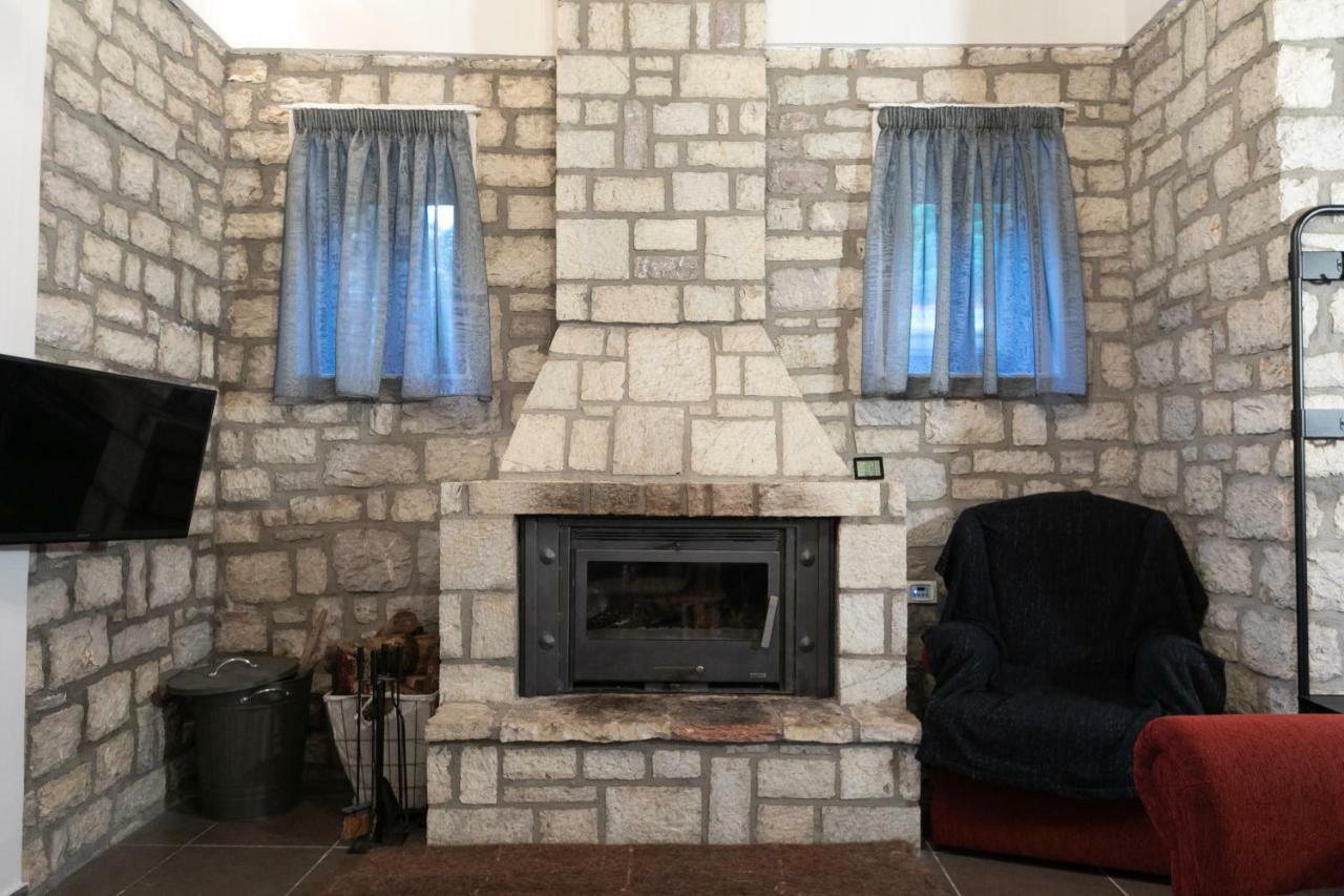 فيلا Relax In Mainalo Radhos المظهر الخارجي الصورة